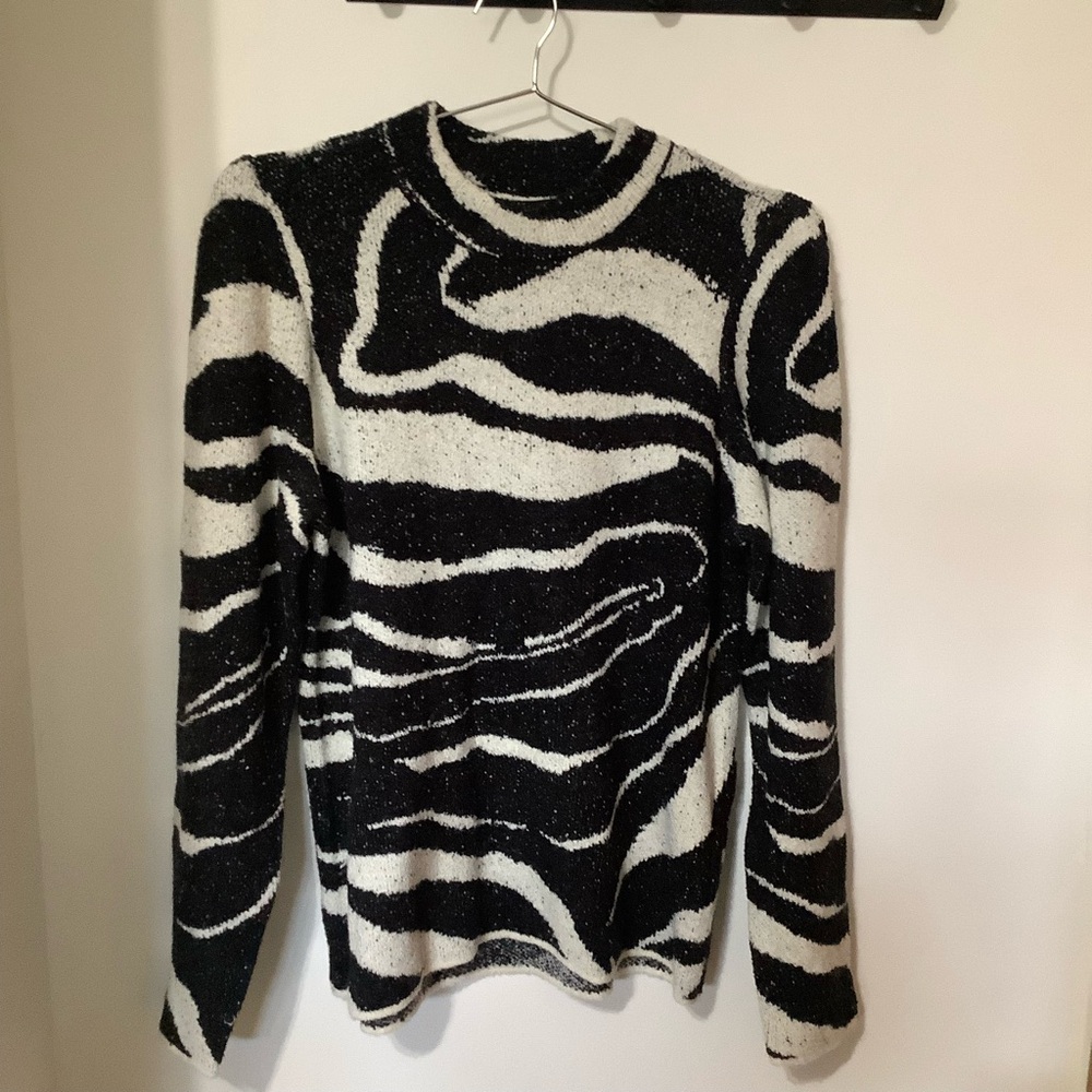 VERO MODA:  Black & Cream Sweater (NWT)